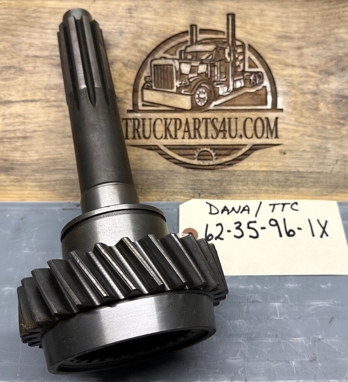62-35-96 Dana Spicer TTC input shaft for 6000 Series transmission, new genuine NOS